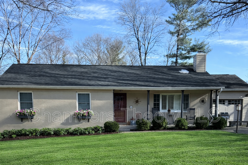 Round Hill House: 16 Honeybee Ave