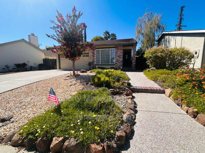 Concord House: 4468 Birch Bark Rd
