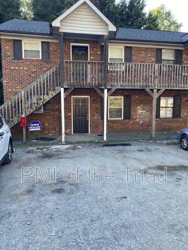 Winston Salem Condo: 1600 Oak Croft Ct