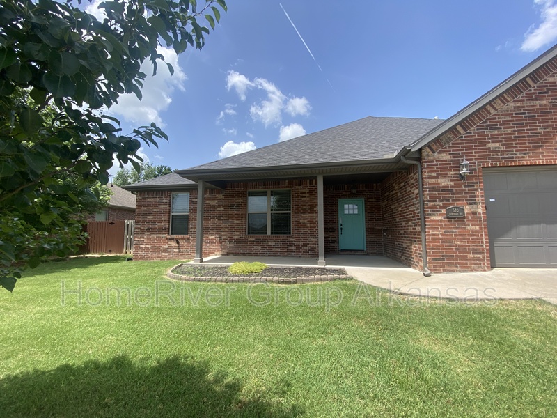 Request a Viewing for 610 Hawthorn Way Tenant Turner