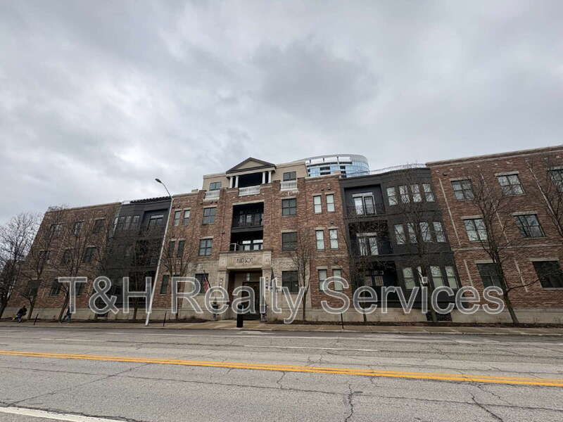 Indianapolis Condo: 355 East Ohio Street