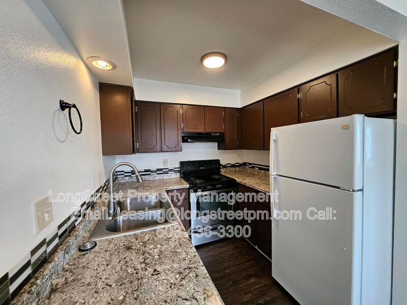 Portland House: 780 NW Joy Ave