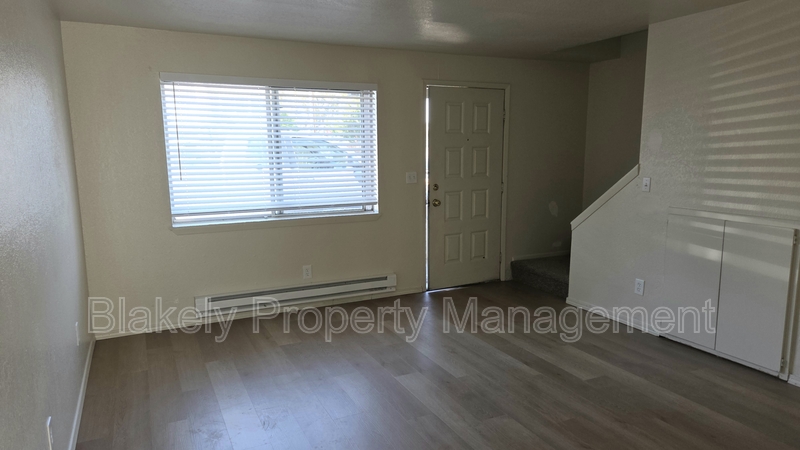 Nampa Condo: 211 East Bird Avenue - B