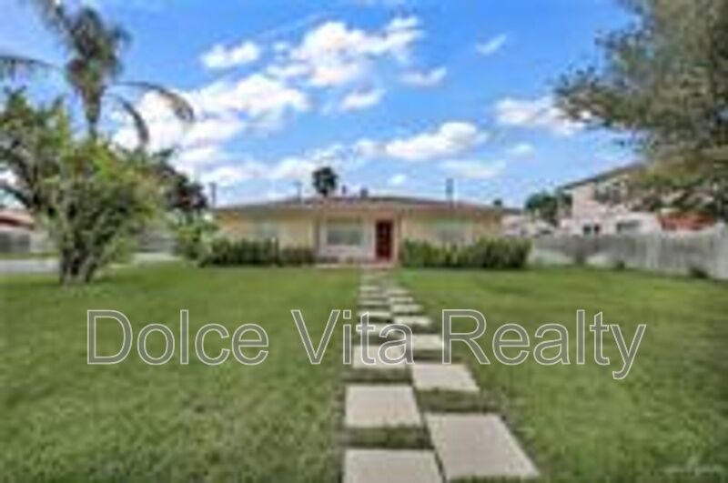 McAllen House: 1001 N 15th St