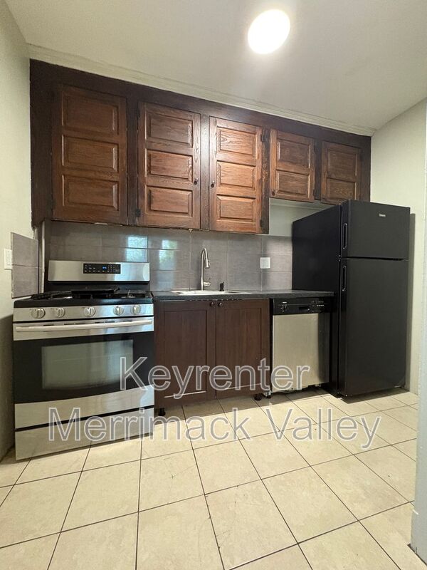 Bradford Condo: 46-48 South Prospect St