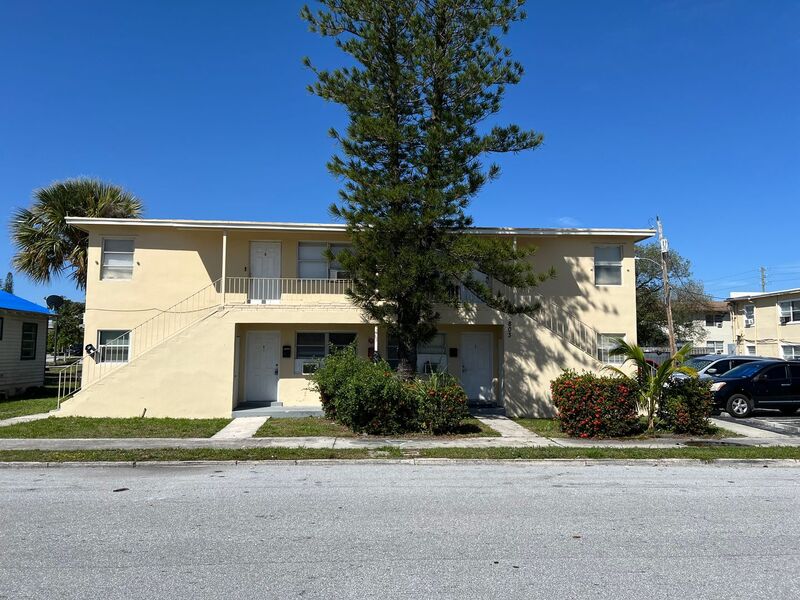 West Palm Beach Condo: 803 Henrietta Ave