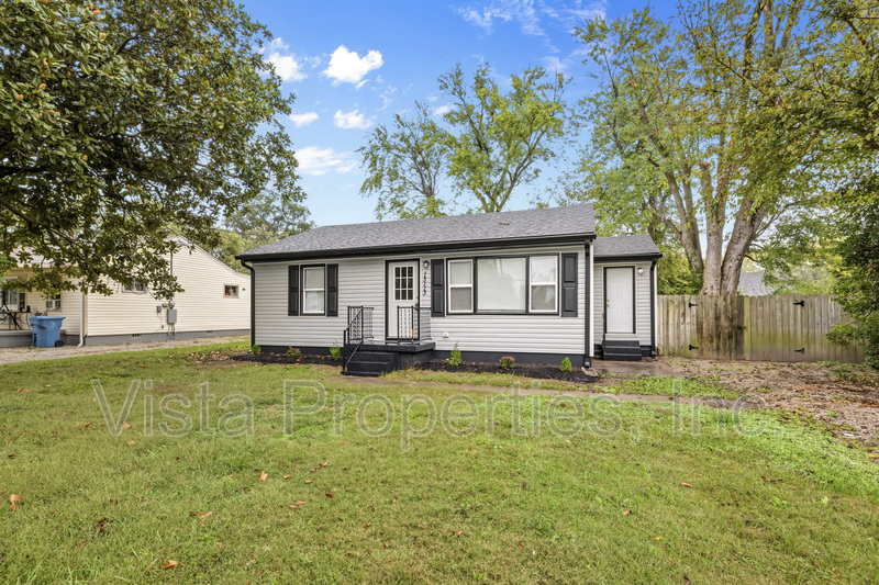 Louisville House: 13113 Ashlawn Drive