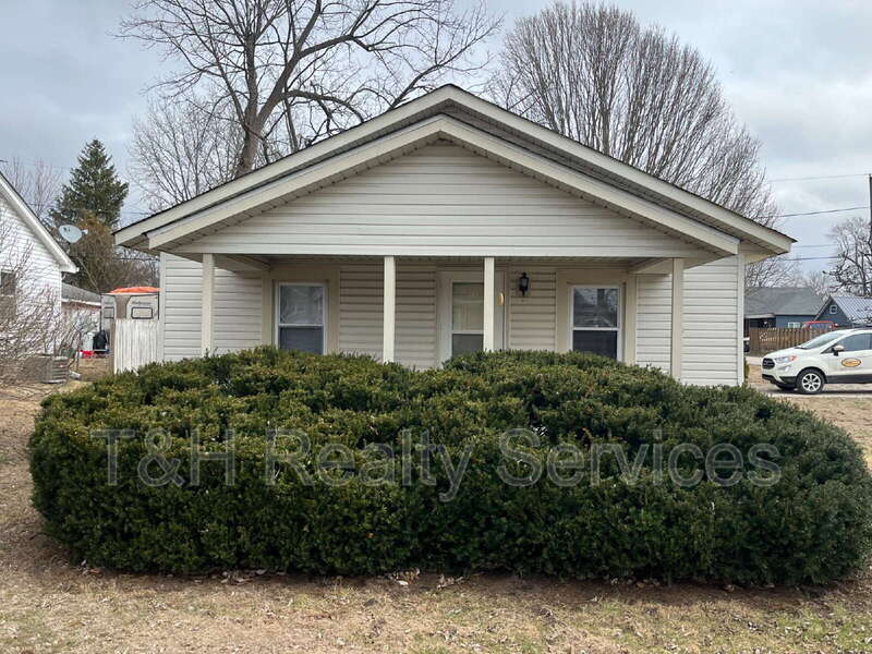 Martinsville House: 1389 South Marion Street
