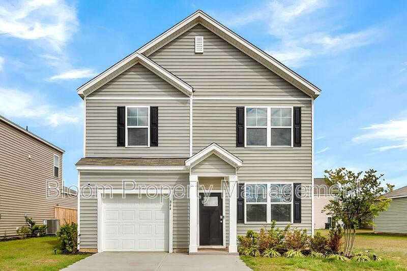 Summerville House: 844 Lilyford Ln