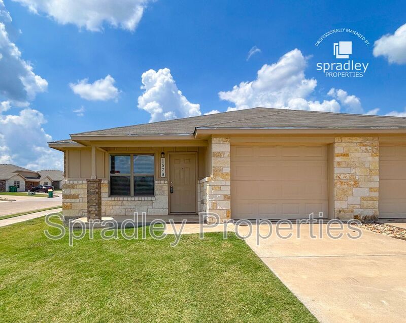 Belton Townhome: 1578 Chance Ct