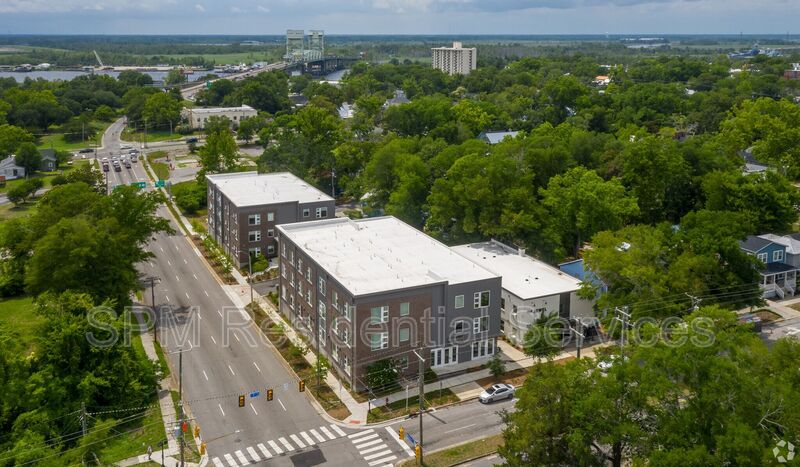 Wilmington House: 411 Wooster St