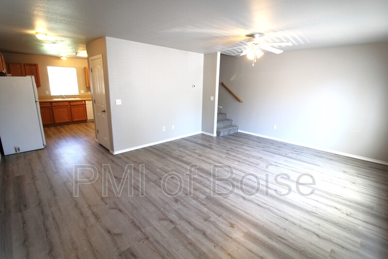 Nampa Townhome: 1031 E Iowa Ave