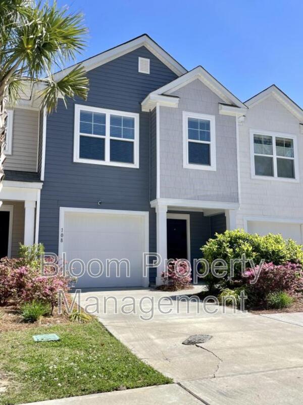 Summerville House: 108 Rosefield Ct