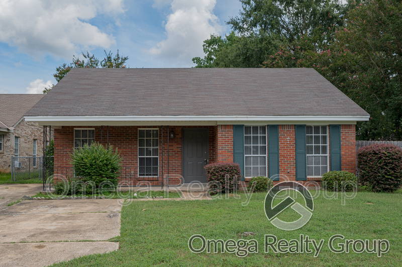 Montgomery House: 7419 Brampton Ln