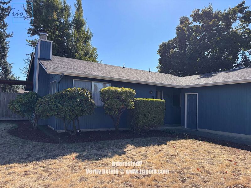 Springfield House: 412 49th Loop