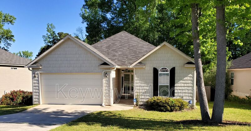 Grovetown House: 808 Tyler Woods Drive