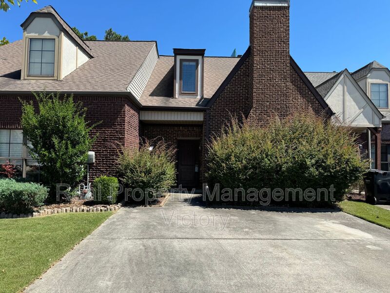 Hoover House: 4248 Ashwood Cove