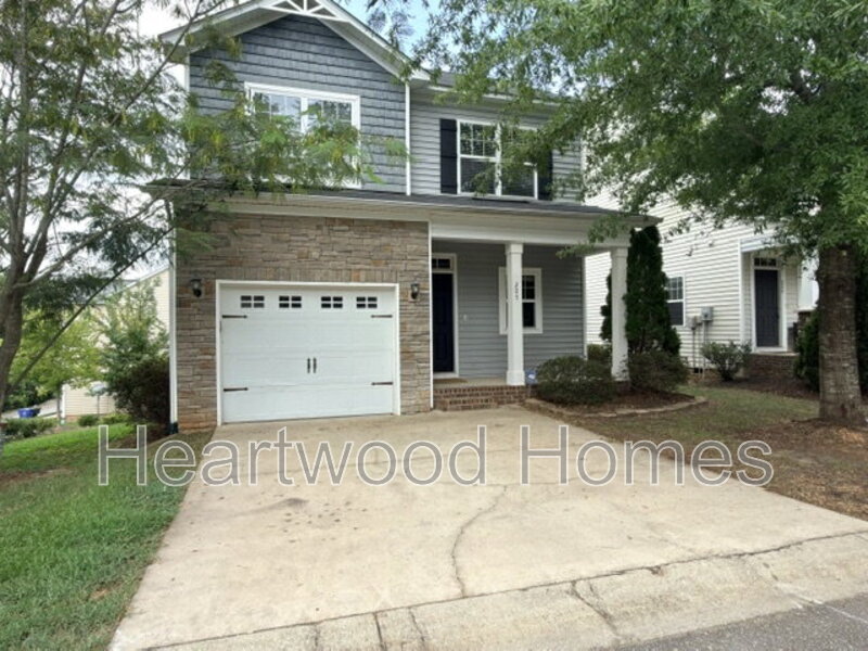 Columbia House: 205 Canal Place Dr