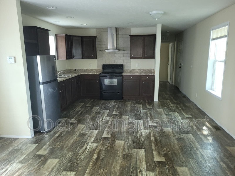 Louisville House: 3416 Kramers Ln