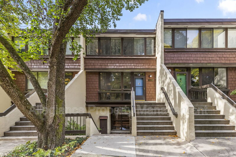 Arlington House: 2216 S. Quincy St