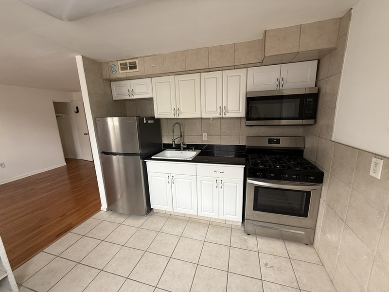 Philadelphia Condo: 4134 Longshore Avenue - 2f