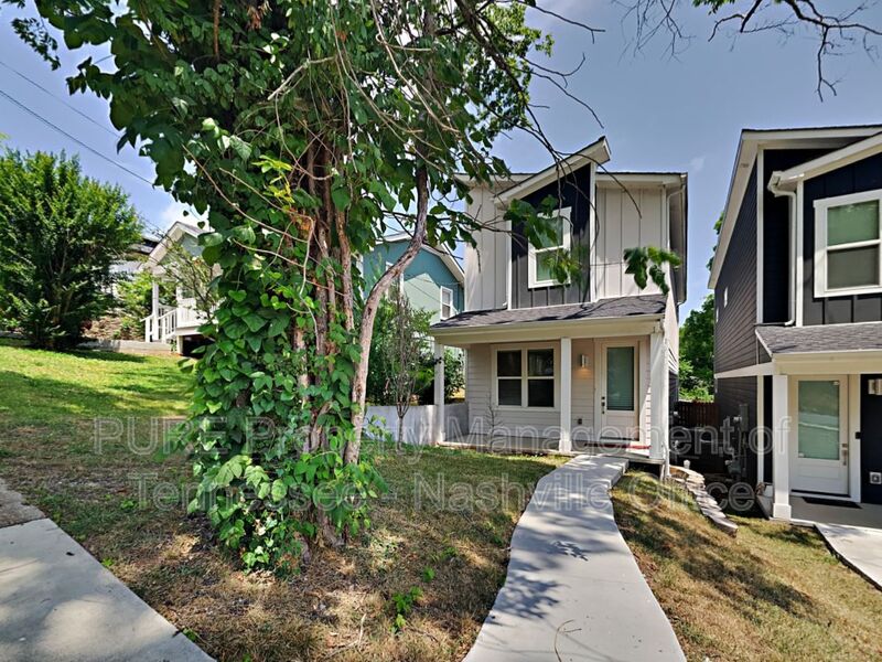 Nashville House: 1704B Simpkins Street
