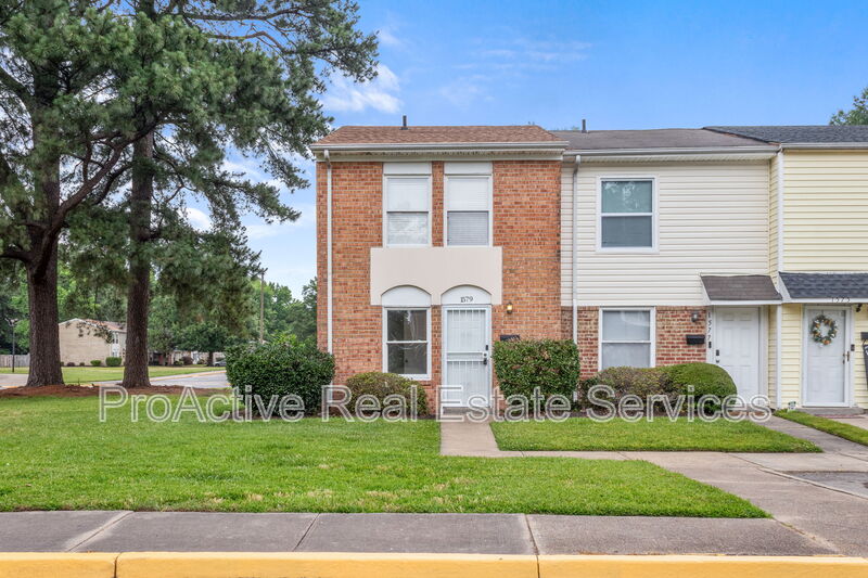 Portsmouth Townhome: 1579 Darren Circle - 1