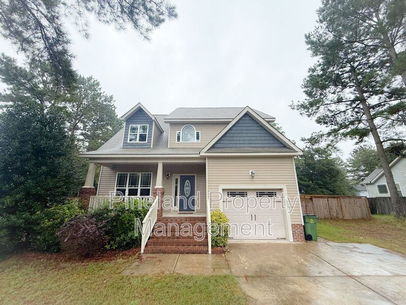 Broadway House: 675 Omaha Drive