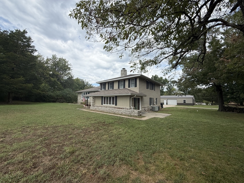 Ada House: 19637 County Road 1546
