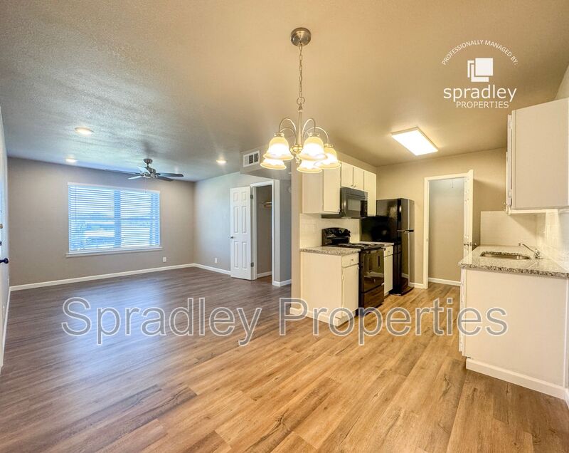 Troy Condo: 120 W Main St, Apt 24