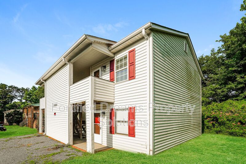 Winston-Salem Apartment: 3980 Bradford Ct,