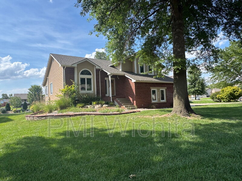 Derby House: 2126 Country View Drive
