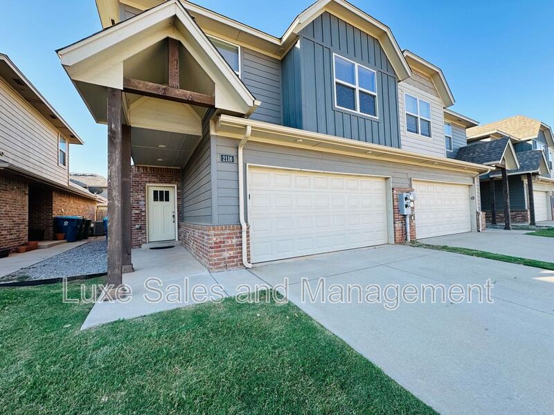 Edmond House: 2116 Camino Del Plaza Lane