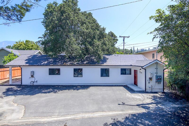 Montrose House: 2121-2123 Glenada Ave