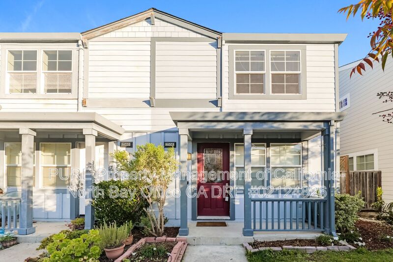 Santa Rosa House: 2556 N Village Dr