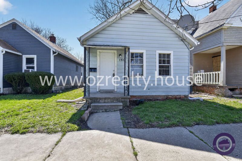 Toledo House: 160 Bronson ave