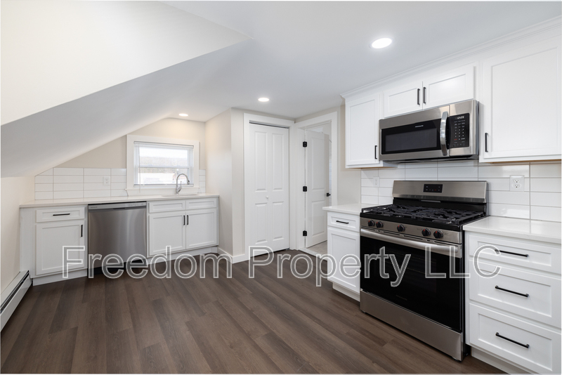 Southington Condo: 28 Aircraft Road