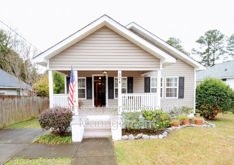 Fayetteville House: 524 Pearl St