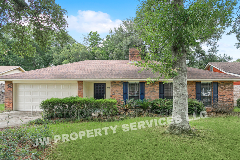 Slidell House: 1476 Saint Christopher Dr.