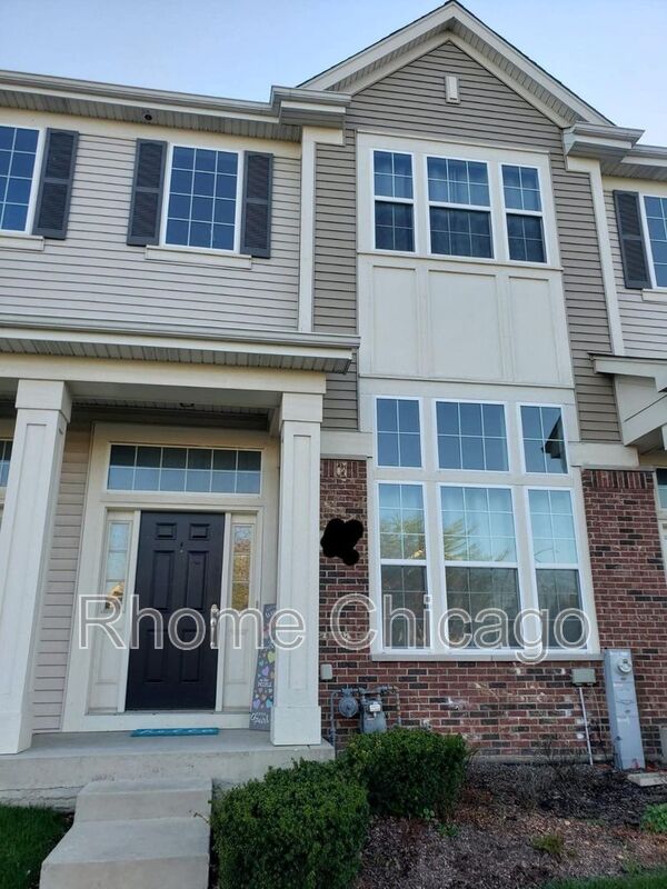 Hanover Park House: 6548 Lilac Blvd