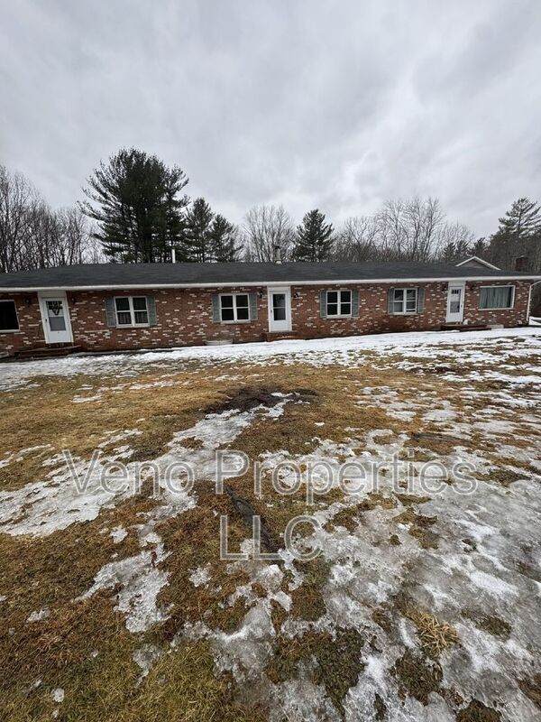 Averill Park House: 41 Millers Corners