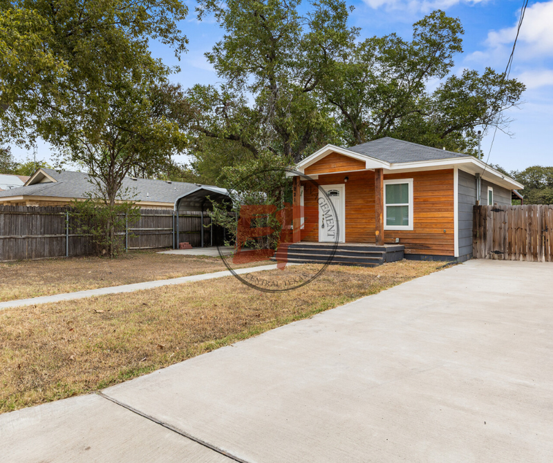 Waco House: 221 North Bermuda Street