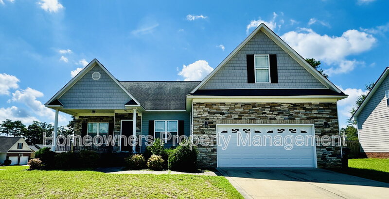 Fayetteville House: 4033 Des Planes Ave