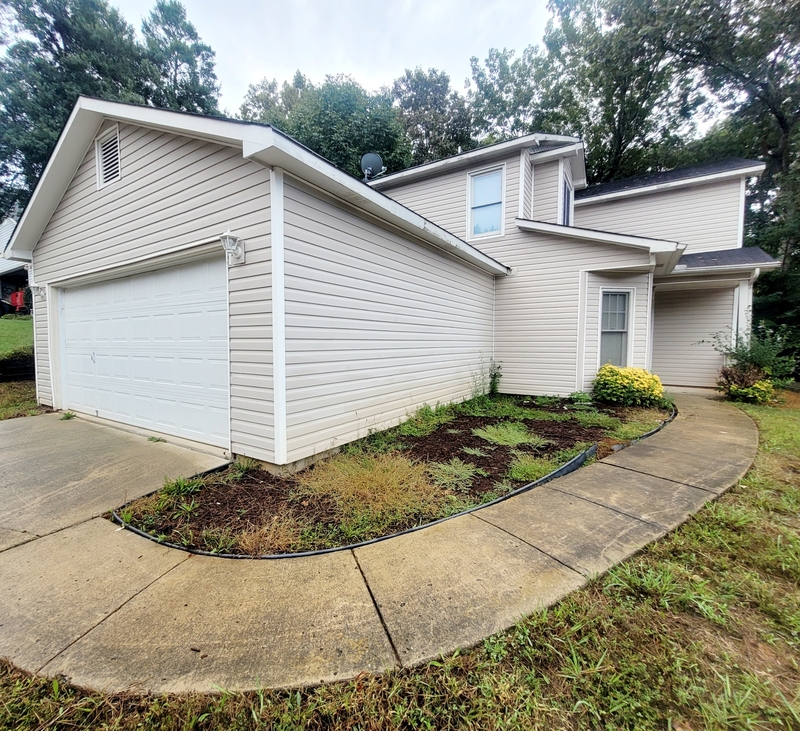 Huntsville House: 508 Farmingdale Road Southeast