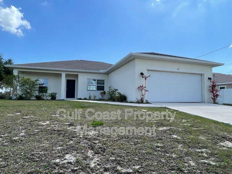 Cape Coral House: 1700 NW 6th St