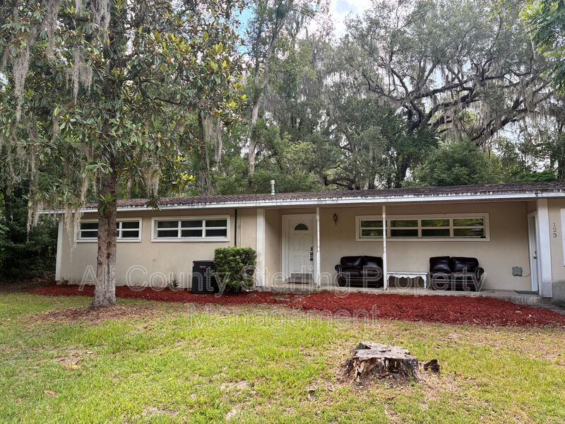 Gainesville House: 123 NW 26th St,