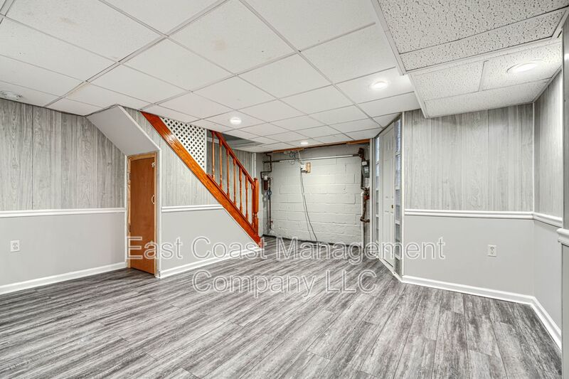 Dundalk House: 7818 New Battle Grove Rd