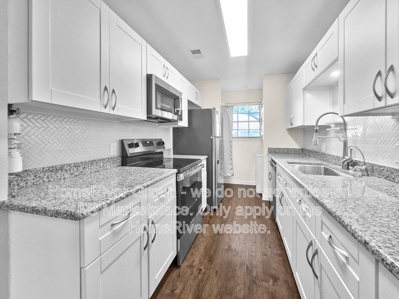 Fort Worth Townhome: 7401 Kingswood Cir