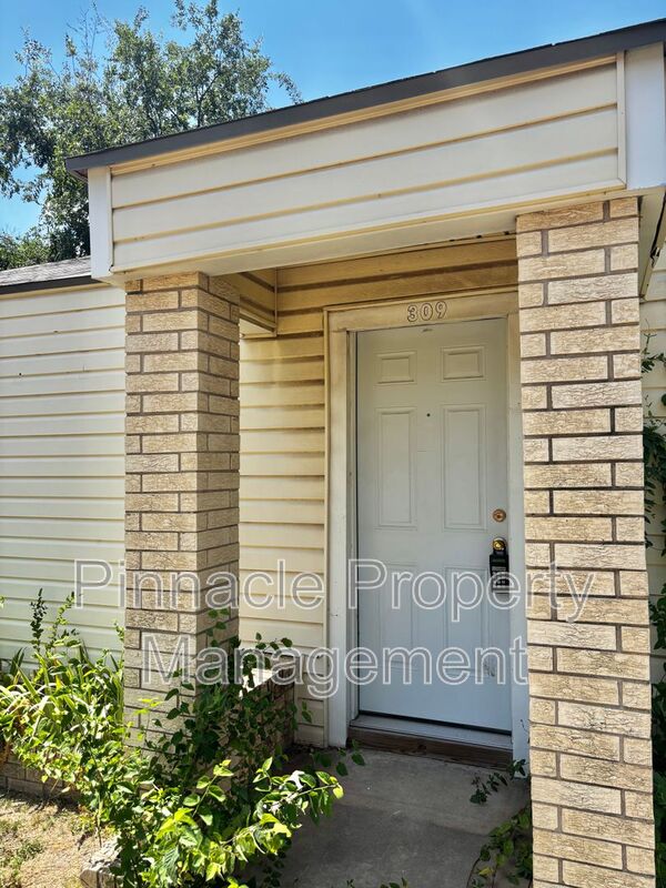 San Angelo House: 309 N. Howard St.