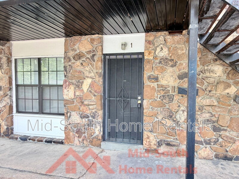 Memphis Condo: 3969 Southlawn Ave